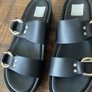 Flat form sandals